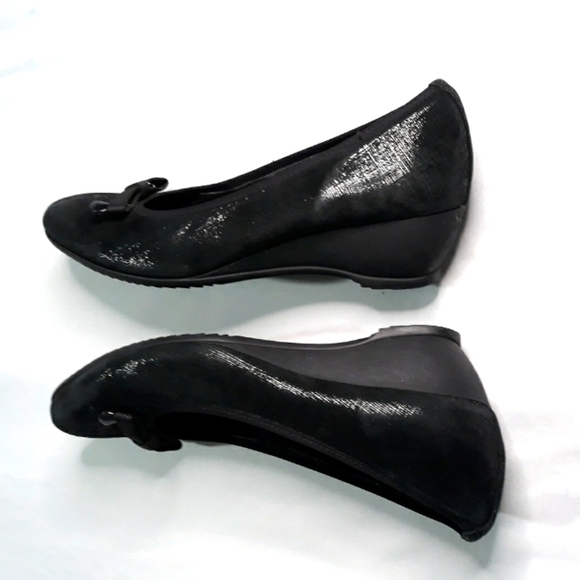 Munro Shoes - Munro Sparkle black rubber soles size 7 1/2 Wide